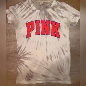 Vs pink shirt